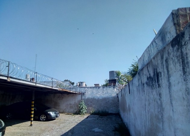 Cocheras ; Fructuoso Rivera No 3551, Los Platanos.-