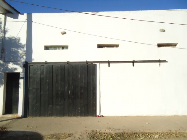 Bo Los platanos, galpon a metros de R-20