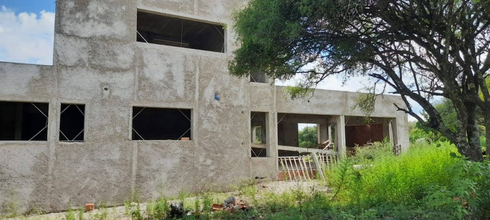Salsipuedes, Excelente vivienda a terminar.-