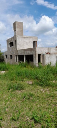 Salsipuedes, Excelente vivienda a terminar.-