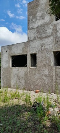 Salsipuedes, Excelente vivienda a terminar.-