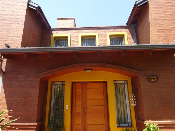 Hermosa casa de dos pisos en B°  Parque Capital 