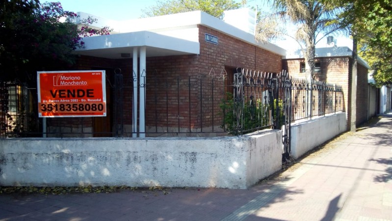 ALTO ALBERDI, FRENTE AL CLUB LA "U" APPTA CREDITO BANCOR.-