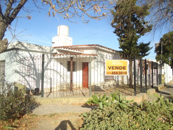 Matienzo, vivienda esquina, linda zona.-