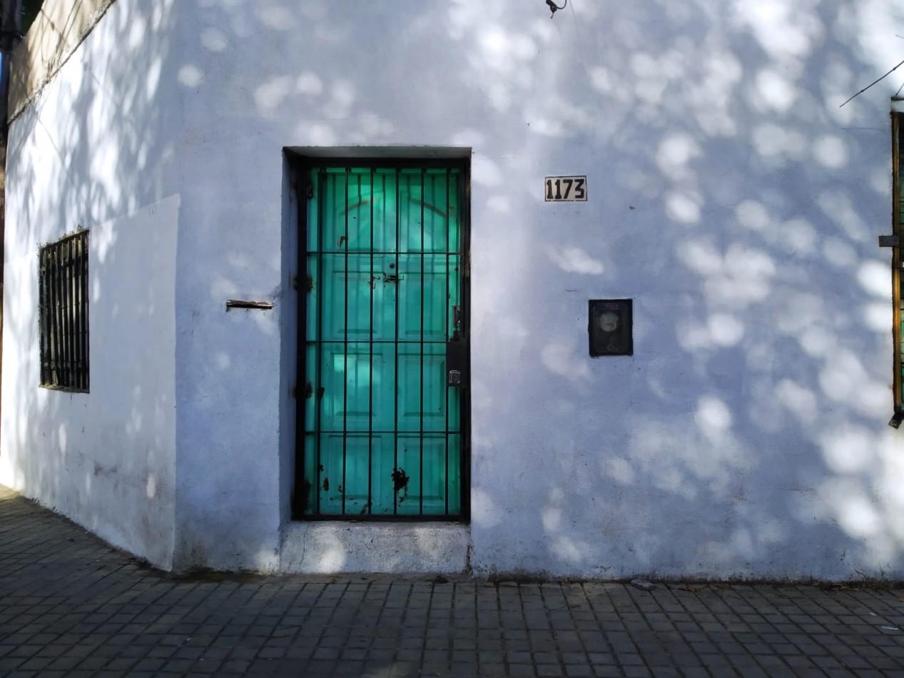 Guemes, Vivienda a metros de Julio A. Roca.- 