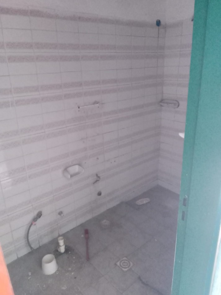 Guemes, Vivienda a metros de Julio A. Roca.- 
