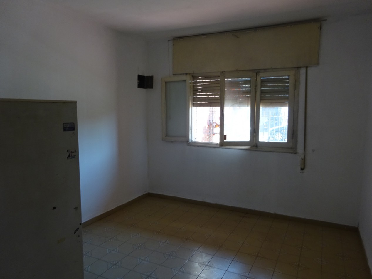 OPORTUNIDAD SE VENDE HERMOSA PROPIEDAD BARRIO MATIENZO, zona comercial, sobre calle principal del barrio.- 