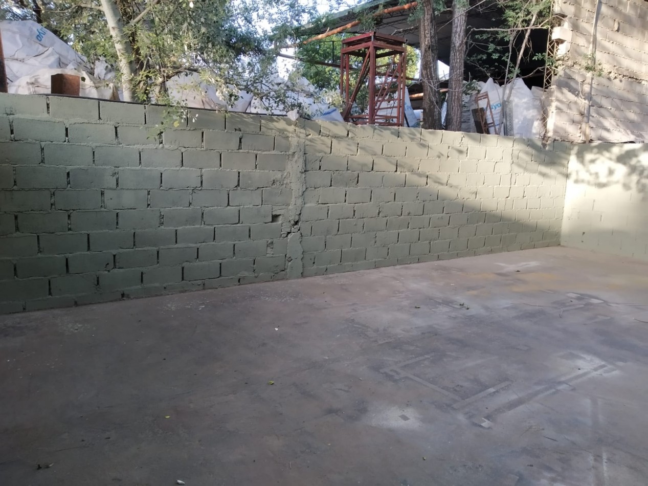 Bo Estacion Flores, Galpon interno muy seguro, rapidos accesos.-