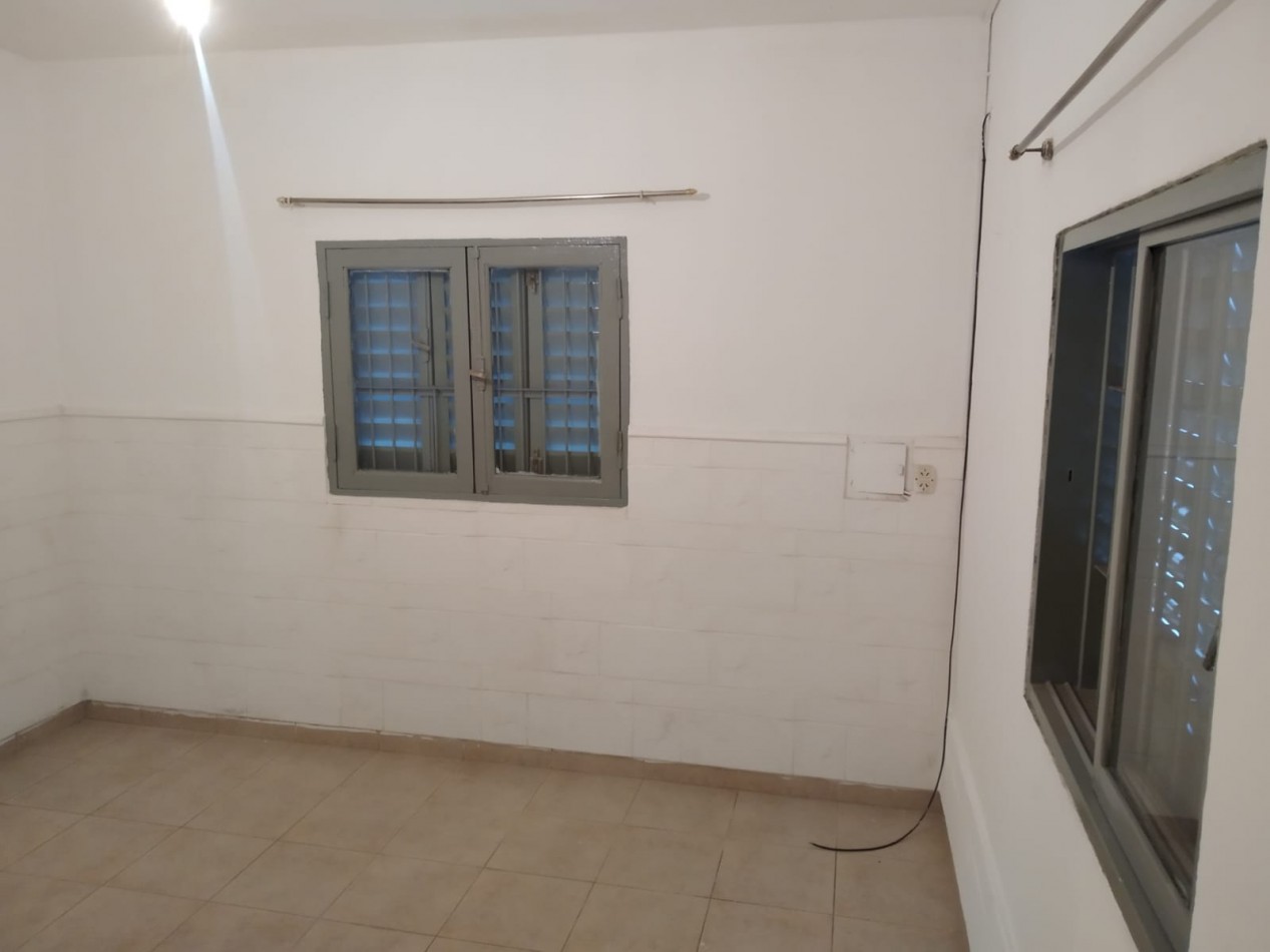 LOS PLATANOS, DEPARTAMENTO EXTERNO, IMPECABLE.-