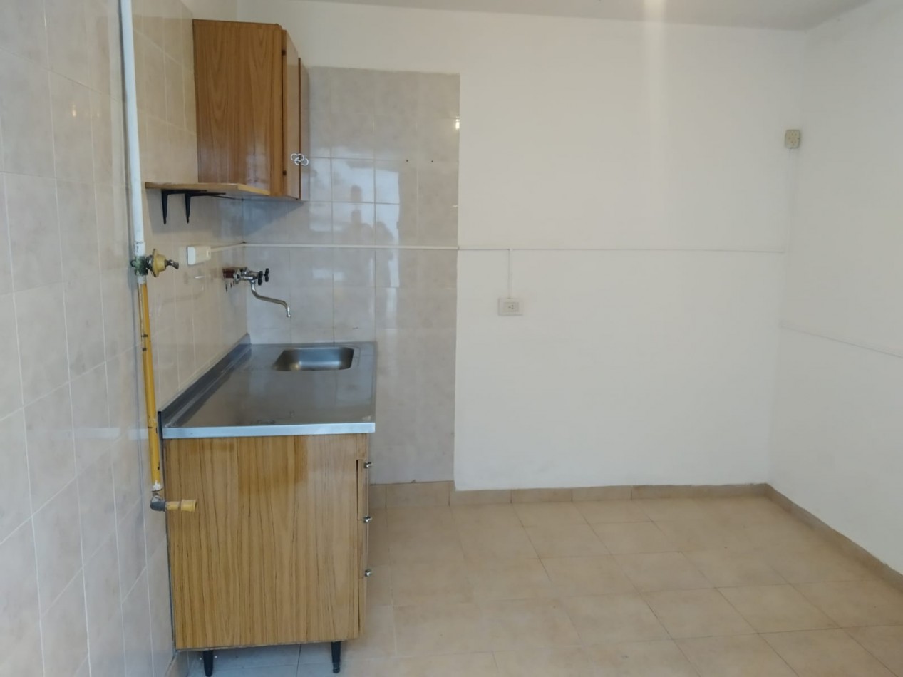 LOS PLATANOS, DEPARTAMENTO EXTERNO, IMPECABLE.-