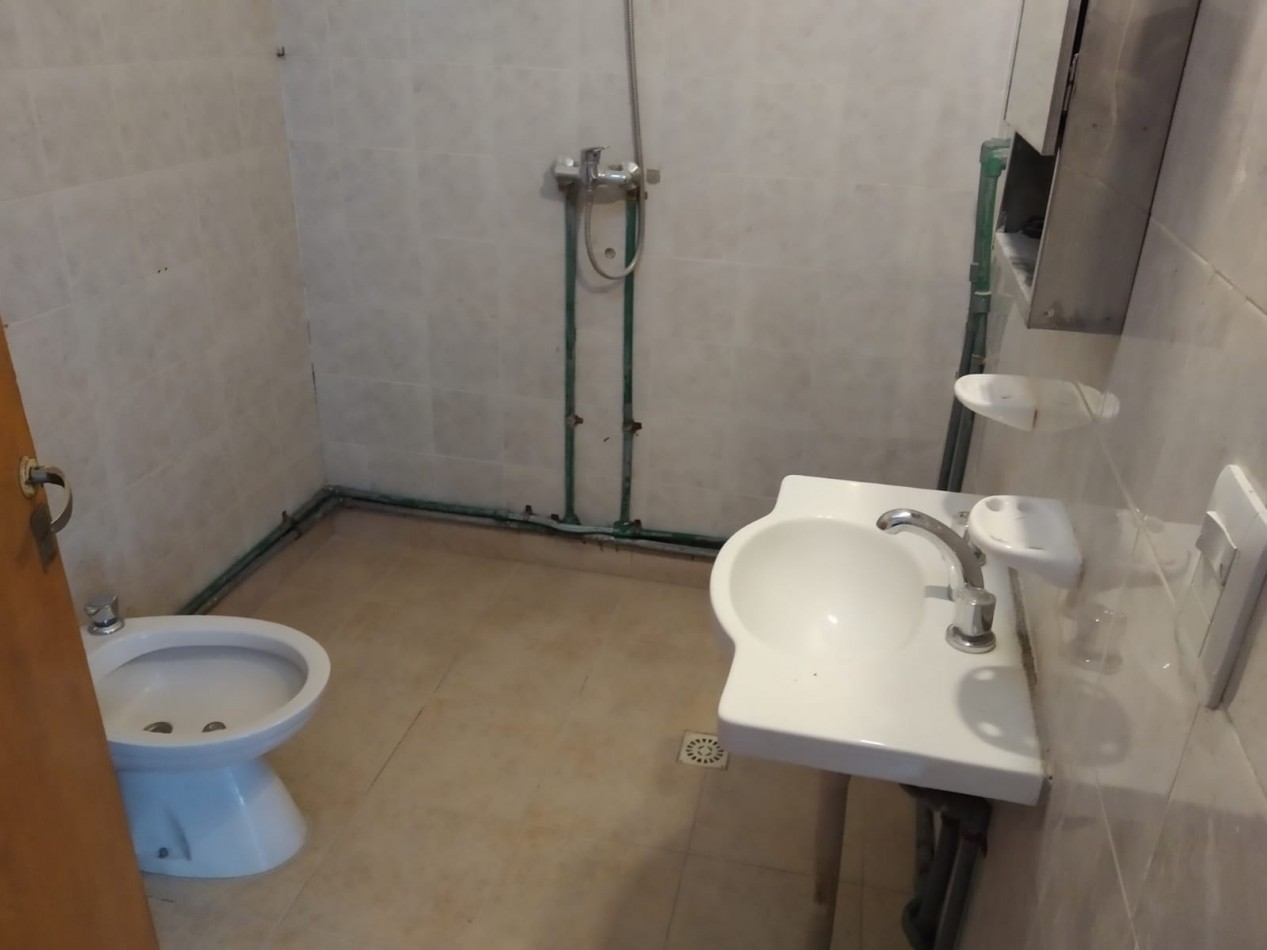 LOS PLATANOS, DEPARTAMENTO EXTERNO, IMPECABLE.-