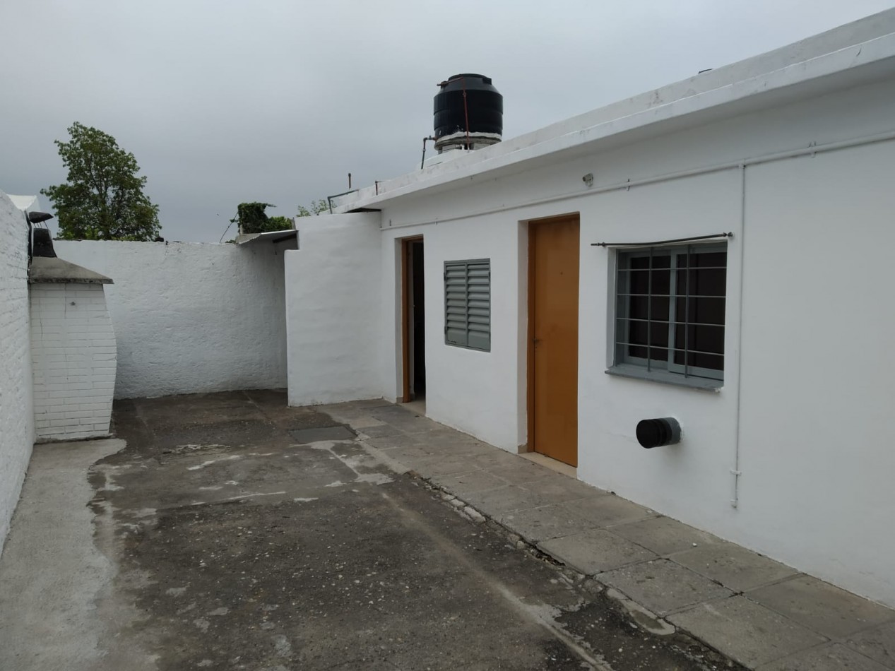LOS PLATANOS, DEPARTAMENTO EXTERNO, IMPECABLE.-