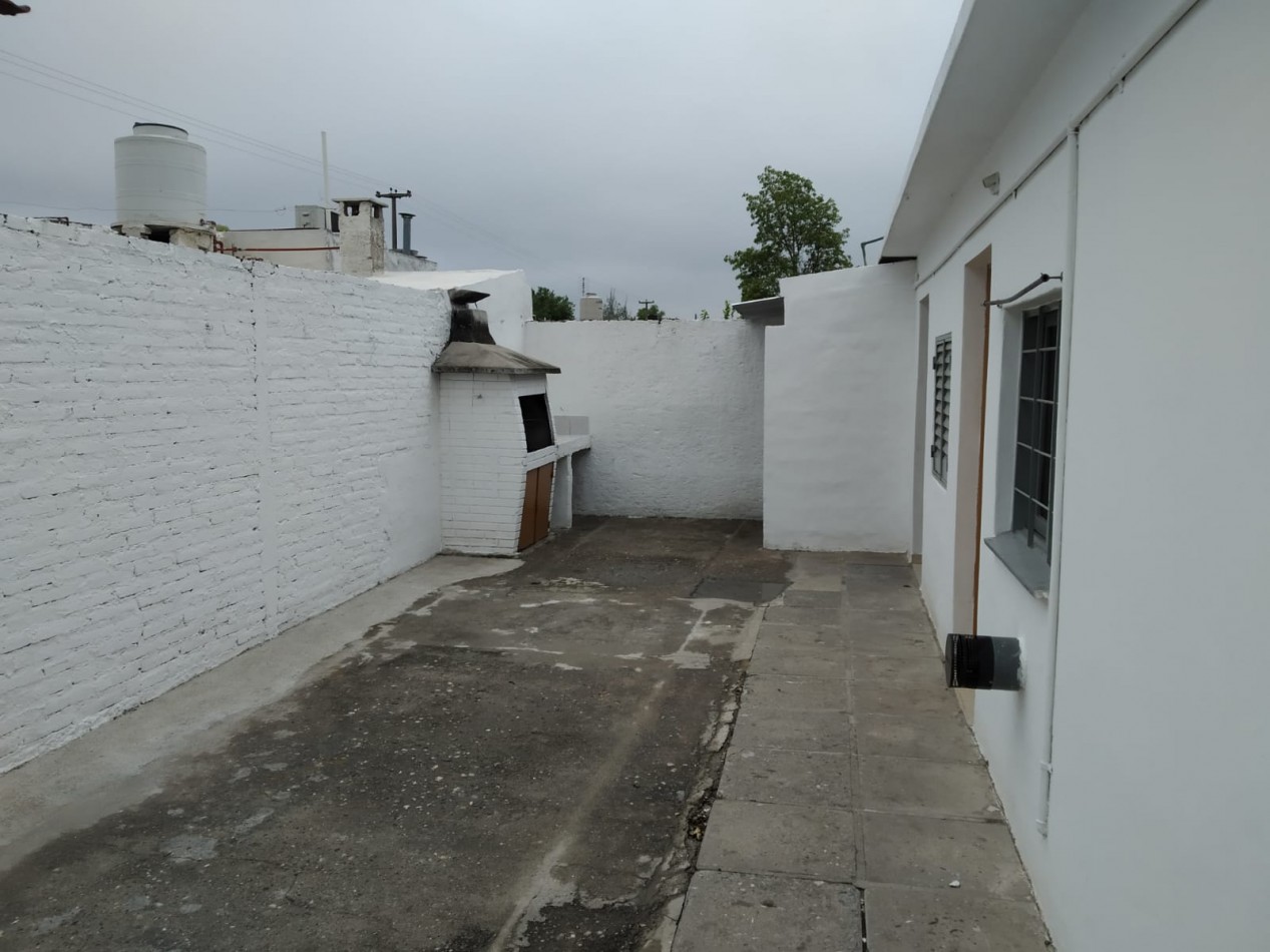 LOS PLATANOS, DEPARTAMENTO EXTERNO, IMPECABLE.-
