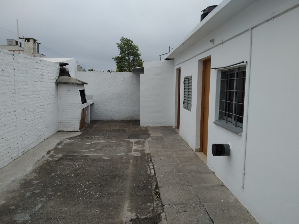 LOS PLATANOS, DEPARTAMENTO EXTERNO, IMPECABLE.-