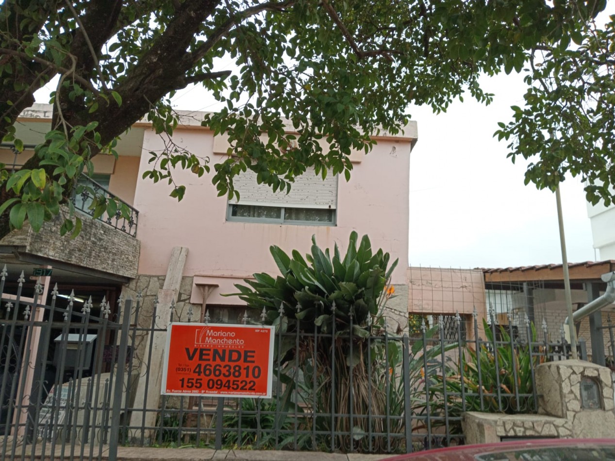 BARRIO ROSEDAL, SE VENDE CASA DE DOS PISOS A METROS DE RUTA 20
