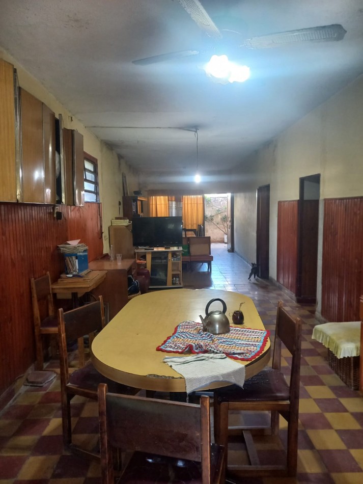 BARRIO PRIMERA JUNTA, SE VENDE CASA CON GALPON 