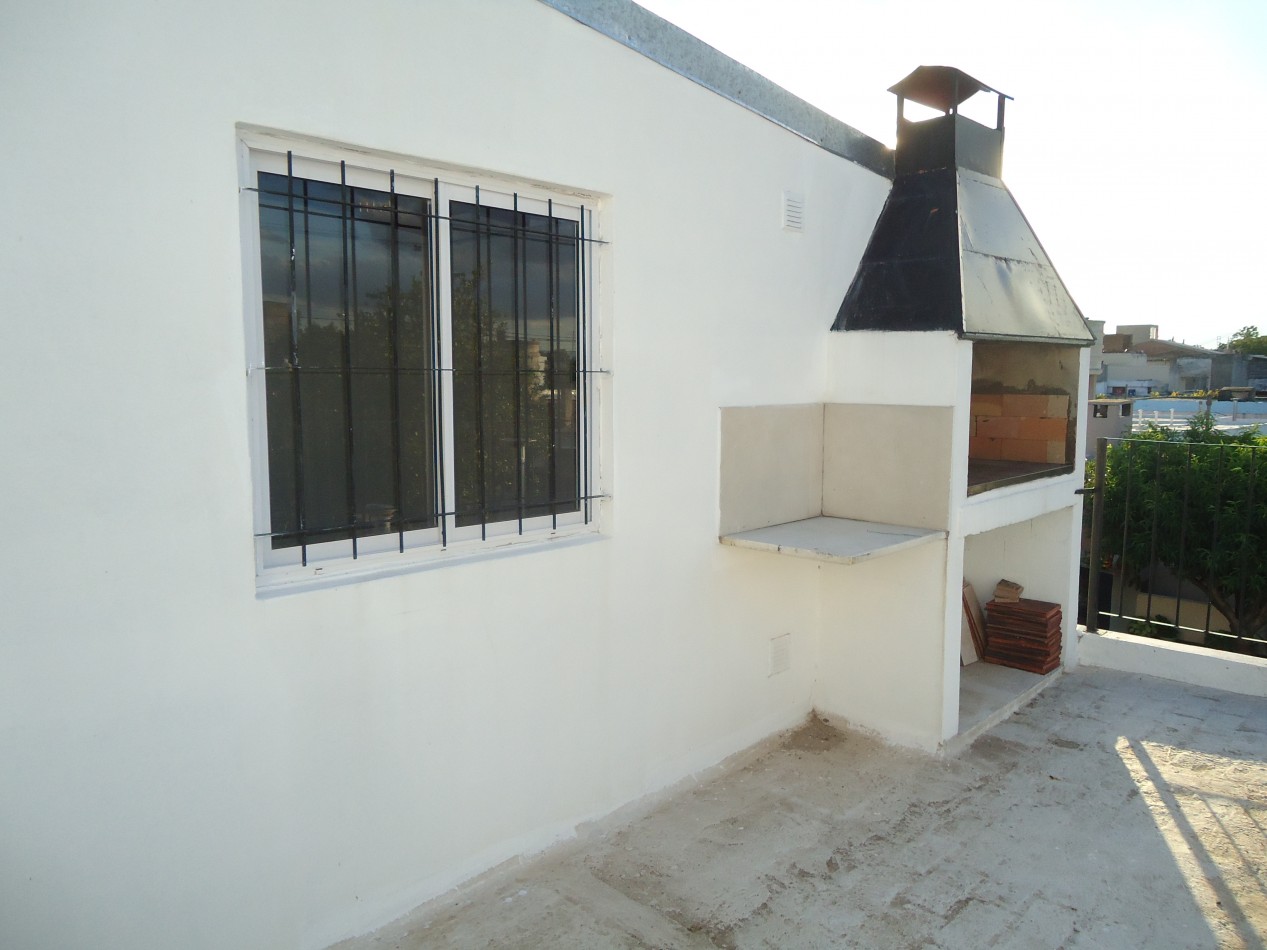 SAN RAFAEL, IMPECABLE DEPARTAMENTO PLANTA ALTA.- ZONA POLICLINICO POLICIAL