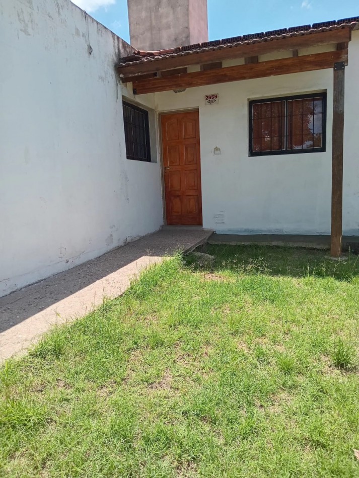 BARRIO ROSEDAL ANEXO, SE VENDE CASA CON DEPARTAMENTO 