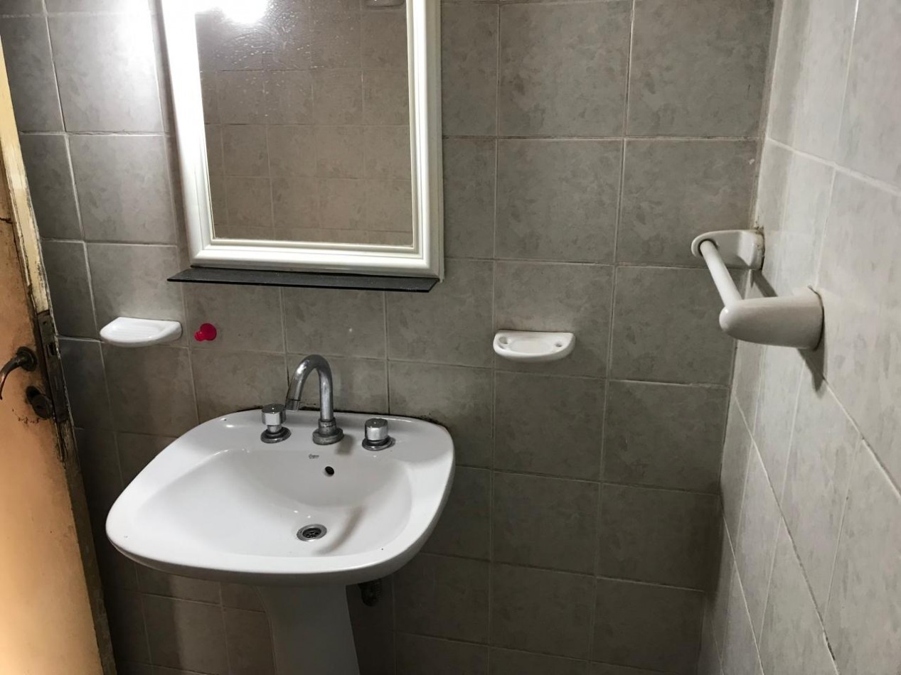 Los naranjos, Hermosa zona, sobre calle principal del barrio.-  APTA CREDITO BANCOR! 