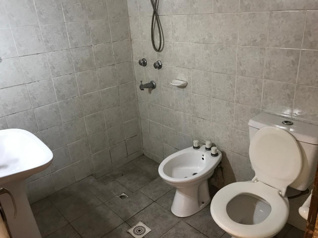 Los naranjos, Hermosa zona, sobre calle principal del barrio.-  APTA CREDITO BANCOR! 