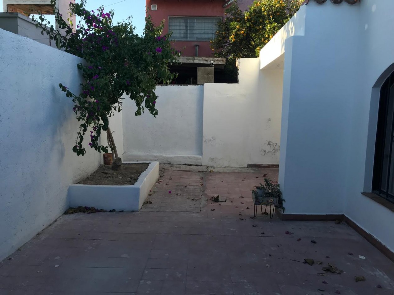Los naranjos, Hermosa zona, sobre calle principal del barrio.-  APTA CREDITO BANCOR! 