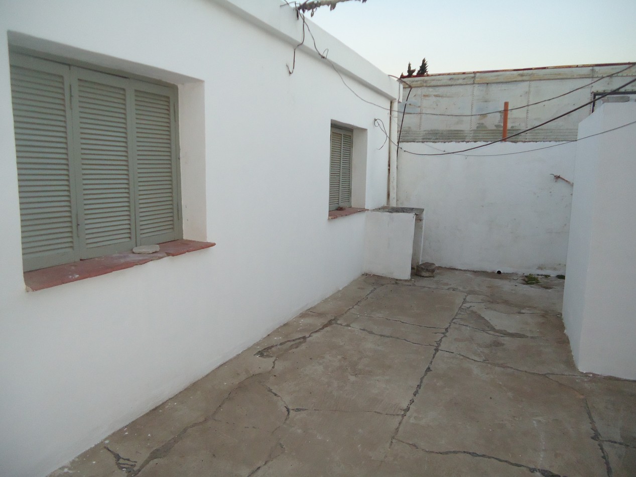 VILLA ADELA, PROPIEDAD IDEAL PARA RENTA + TERRENO DE 400 METROS.- 