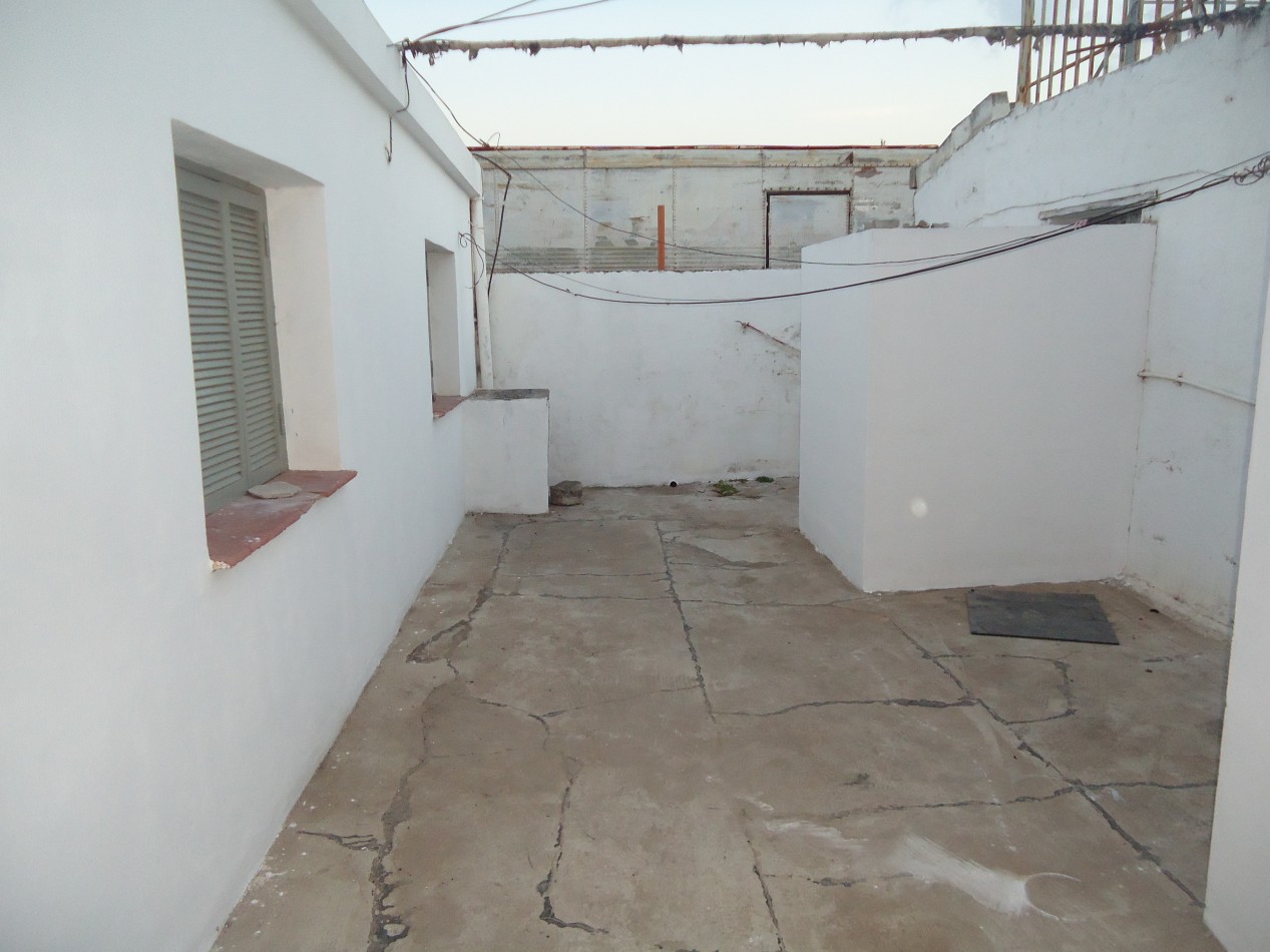 VILLA ADELA, PROPIEDAD IDEAL PARA RENTA + TERRENO DE 400 METROS.- 