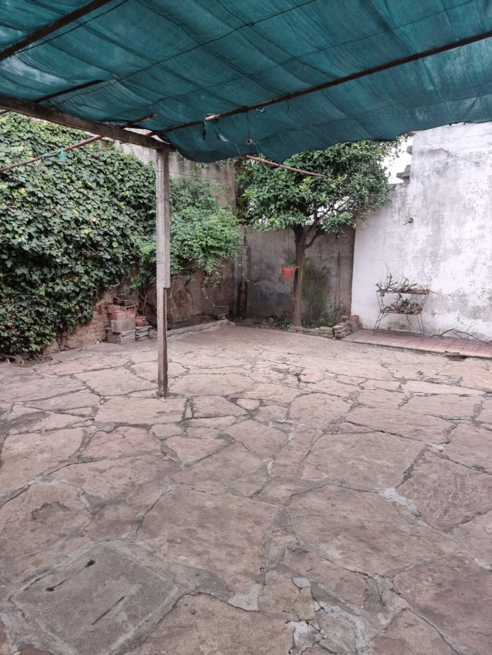 Venta de Casa Amplia de Dos Plantas en Los Naranjos
