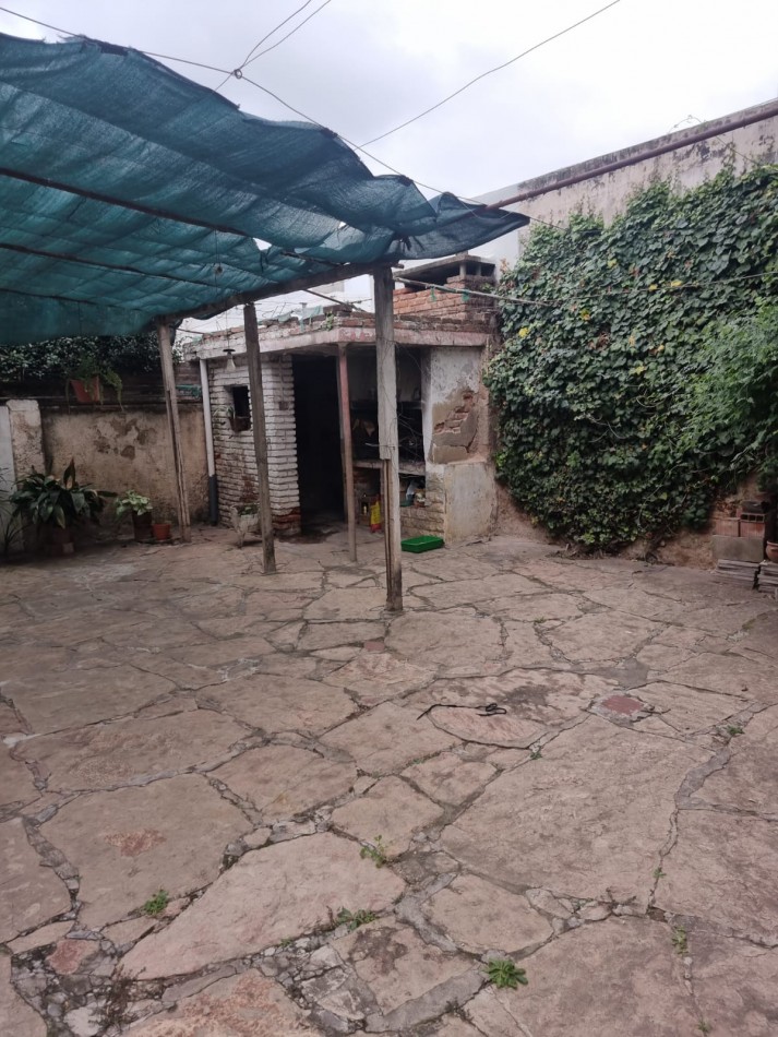Venta de Casa Amplia de Dos Plantas en Los Naranjos