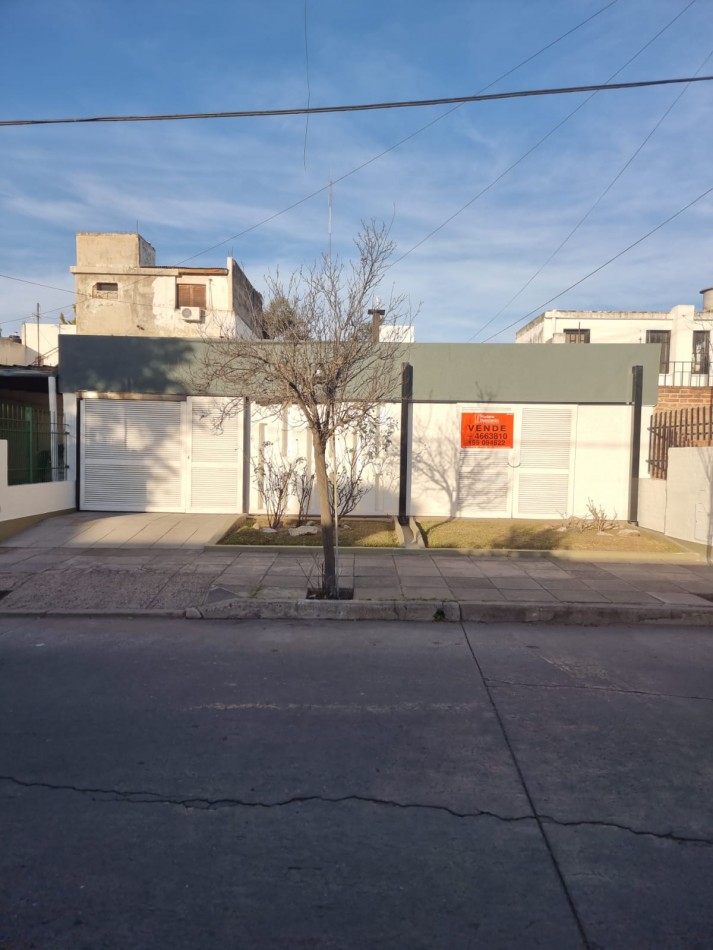 BARRIO AVENIDA, A METROS DE RUTA 20, HERMOSA CADA EN VENTA PARA VIVIR EN FAMILIA. " VENDIDA"