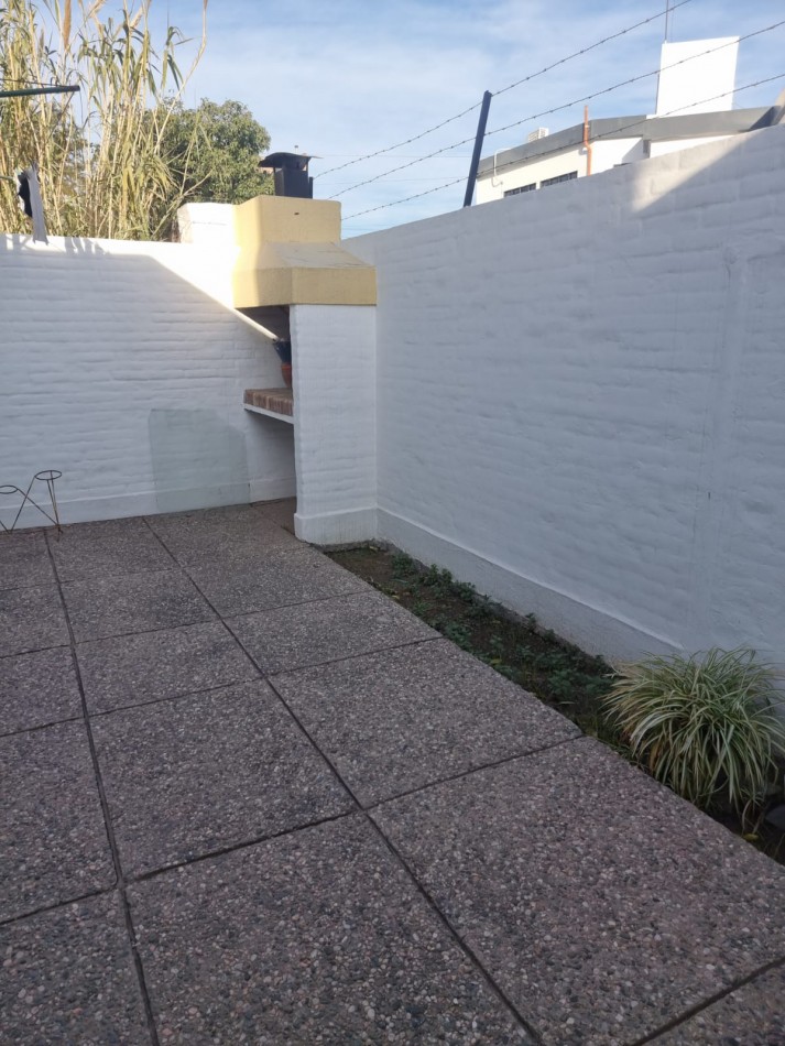 BARRIO AVENIDA, A METROS DE RUTA 20, HERMOSA CADA EN VENTA PARA VIVIR EN FAMILIA. " VENDIDA"