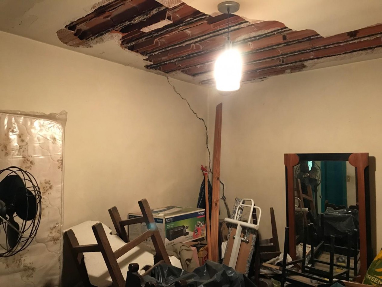 Barrio San Rafael | Oportunidad, Casa Esquina a Reciclar en Venta.- 