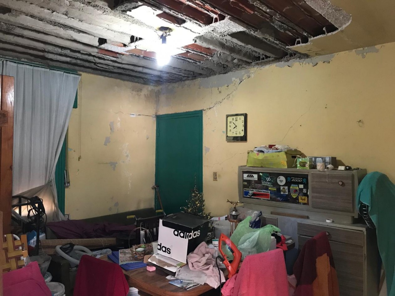 Barrio San Rafael | Oportunidad, Casa Esquina a Reciclar en Venta.- 