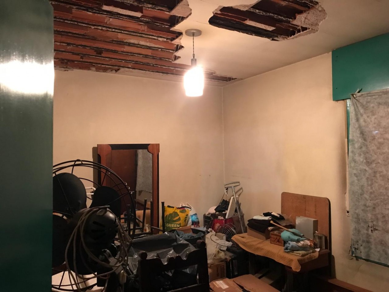 Barrio San Rafael | Oportunidad, Casa Esquina a Reciclar en Venta.- 