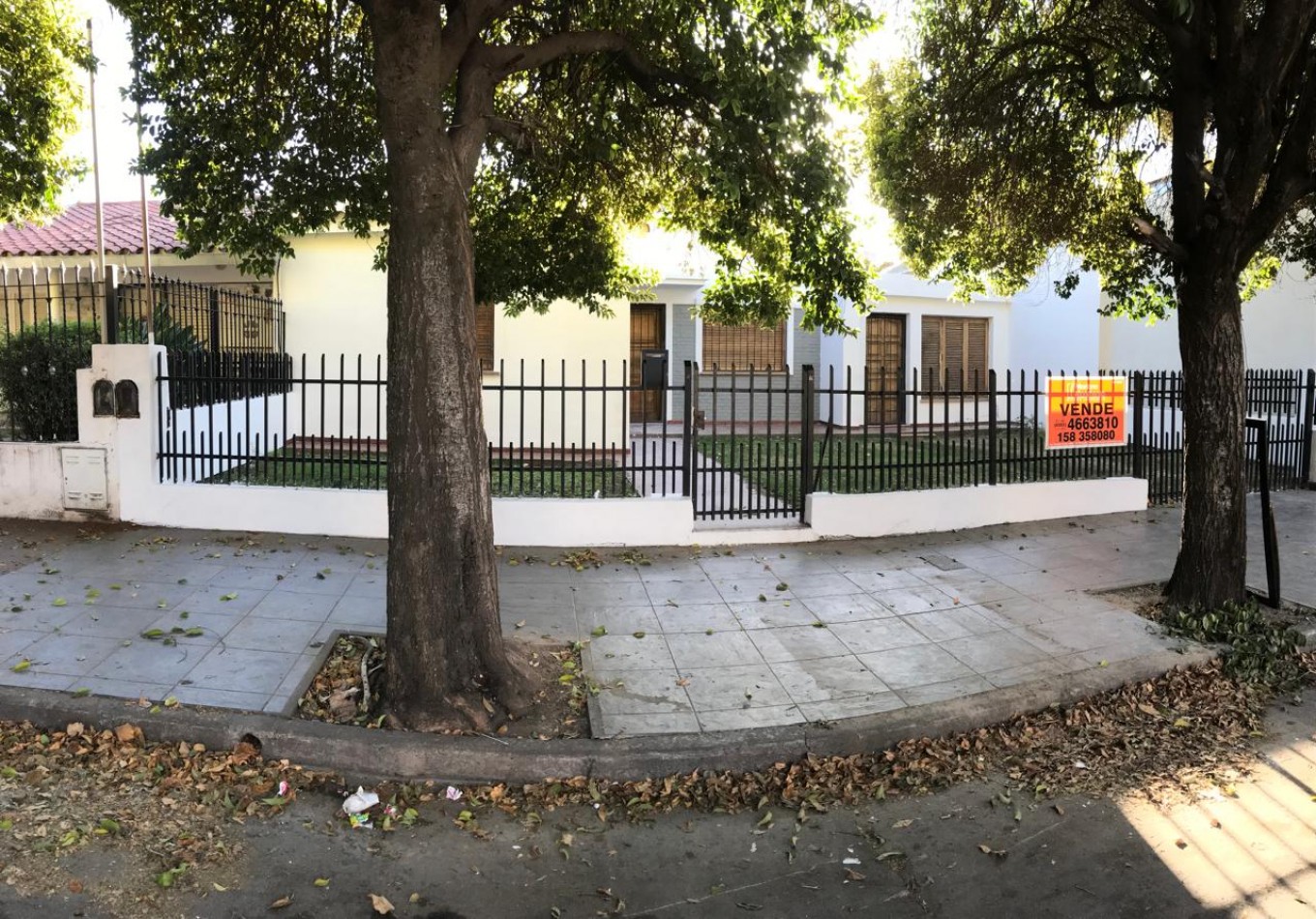 Los naranjos, Hermosa zona, sobre calle principal del barrio.-  APTA CREDITO!!