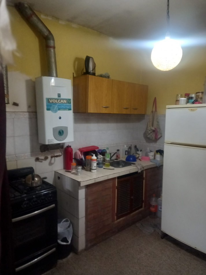 BARRIO SAN ROQUE, CASA A METROS DE RUTA 20 DE DOS PISOS. " VENDIDA" 