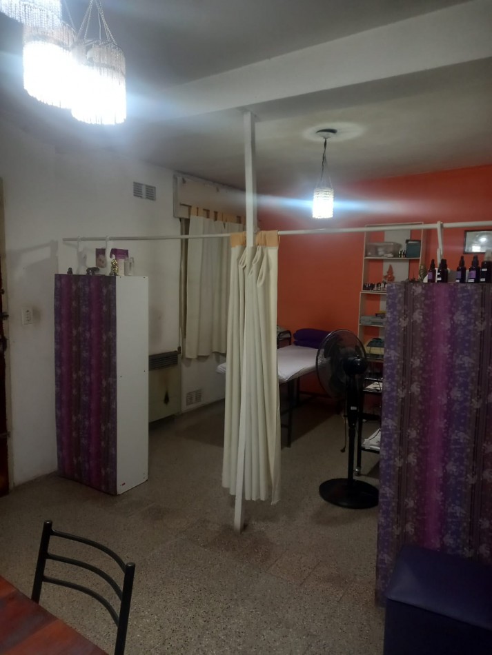BARRIO SAN ROQUE, CASA A METROS DE RUTA 20 DE DOS PISOS. " VENDIDA" 