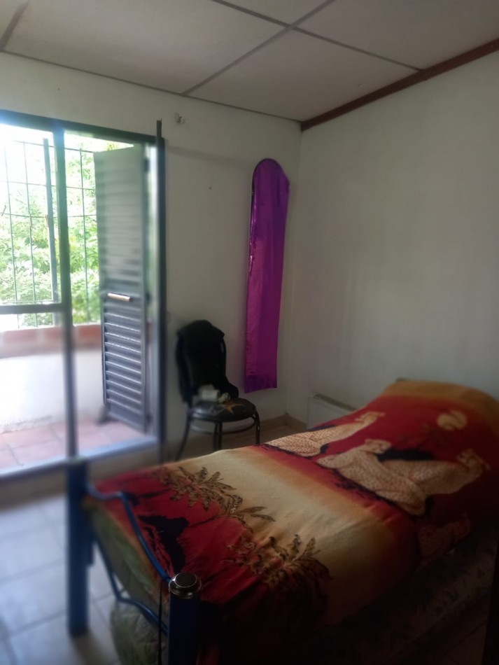 BARRIO SAN ROQUE, CASA A METROS DE RUTA 20 DE DOS PISOS. " VENDIDA" 