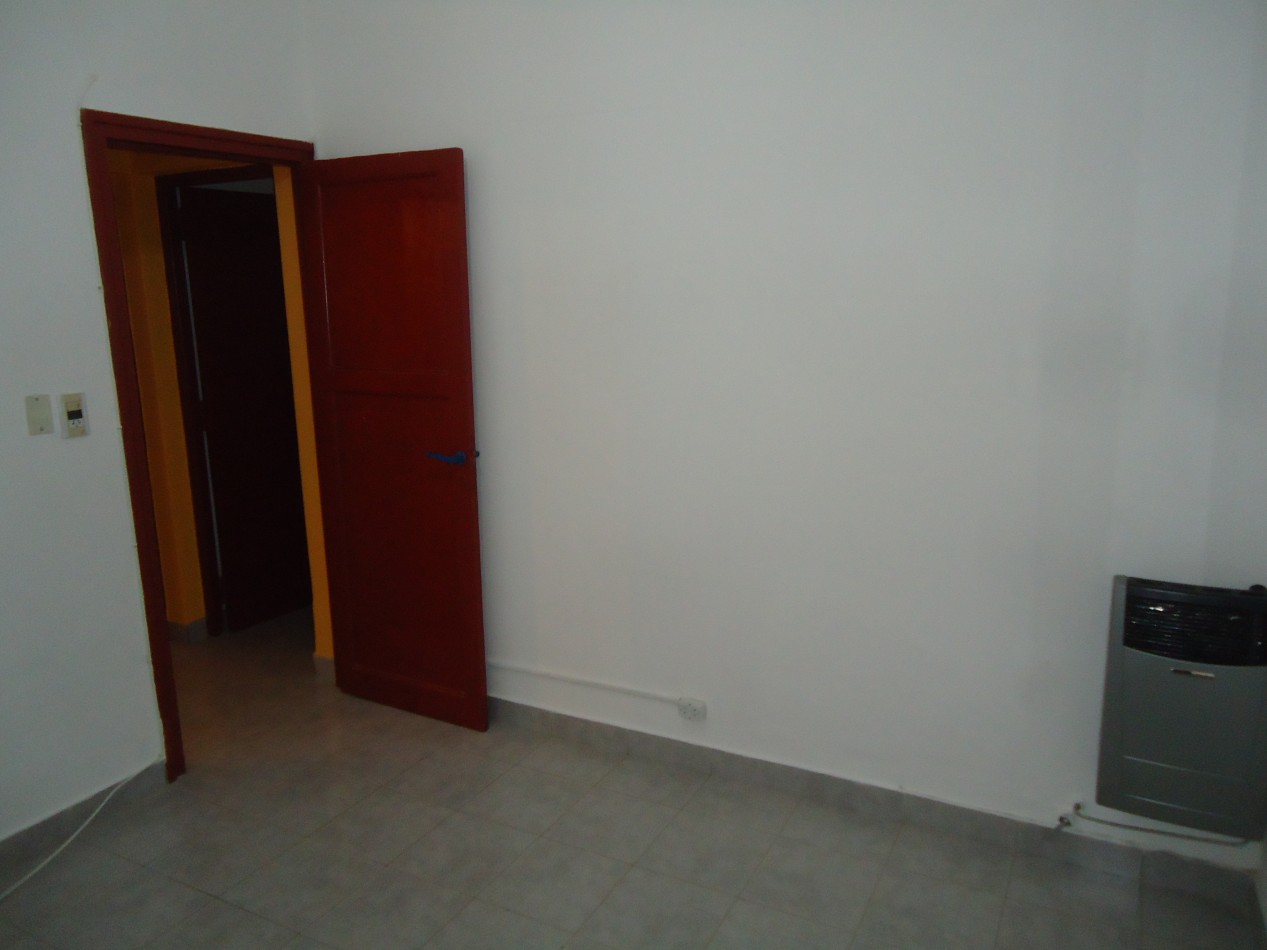 B° MATIENZO, IMPECABLE PROPIEDAD A METROS DE CALLE PRINCIPAL ( FLEMING) 