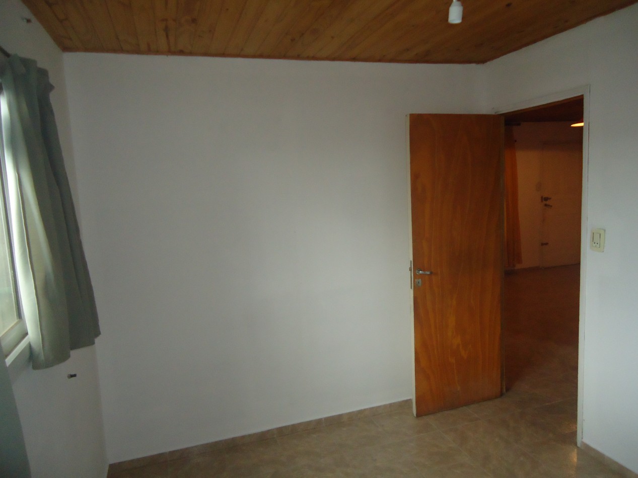 Rosedal, impecable departamento planta alta.- 