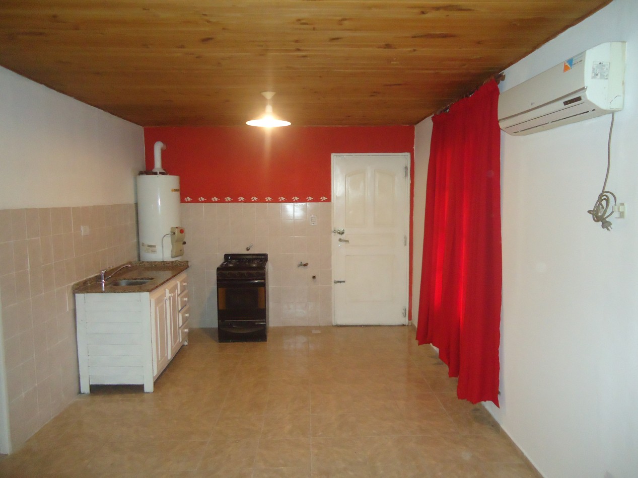 Rosedal, impecable departamento planta alta.- 