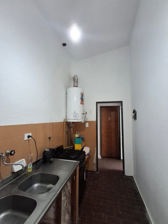 B° Teodoro Felds, impecable vivienda super comoda.- 