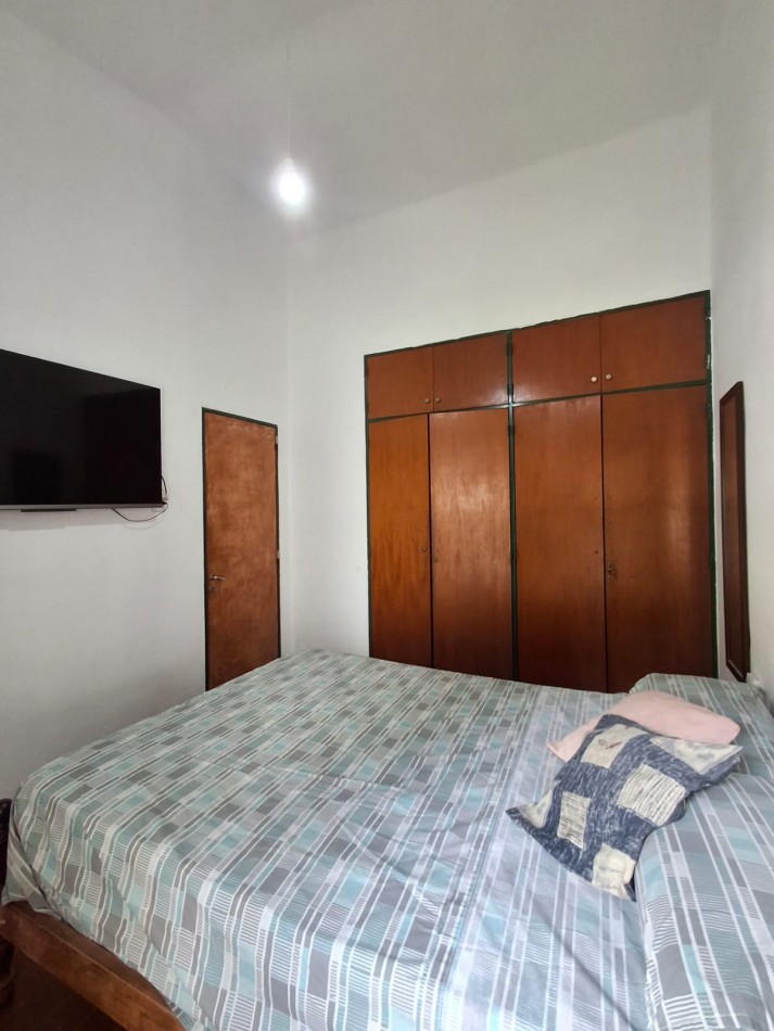 B° Teodoro Felds, impecable vivienda super comoda.- 