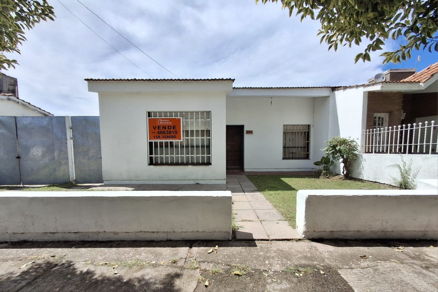 B° Teodoro Felds, impecable vivienda super comoda.- 