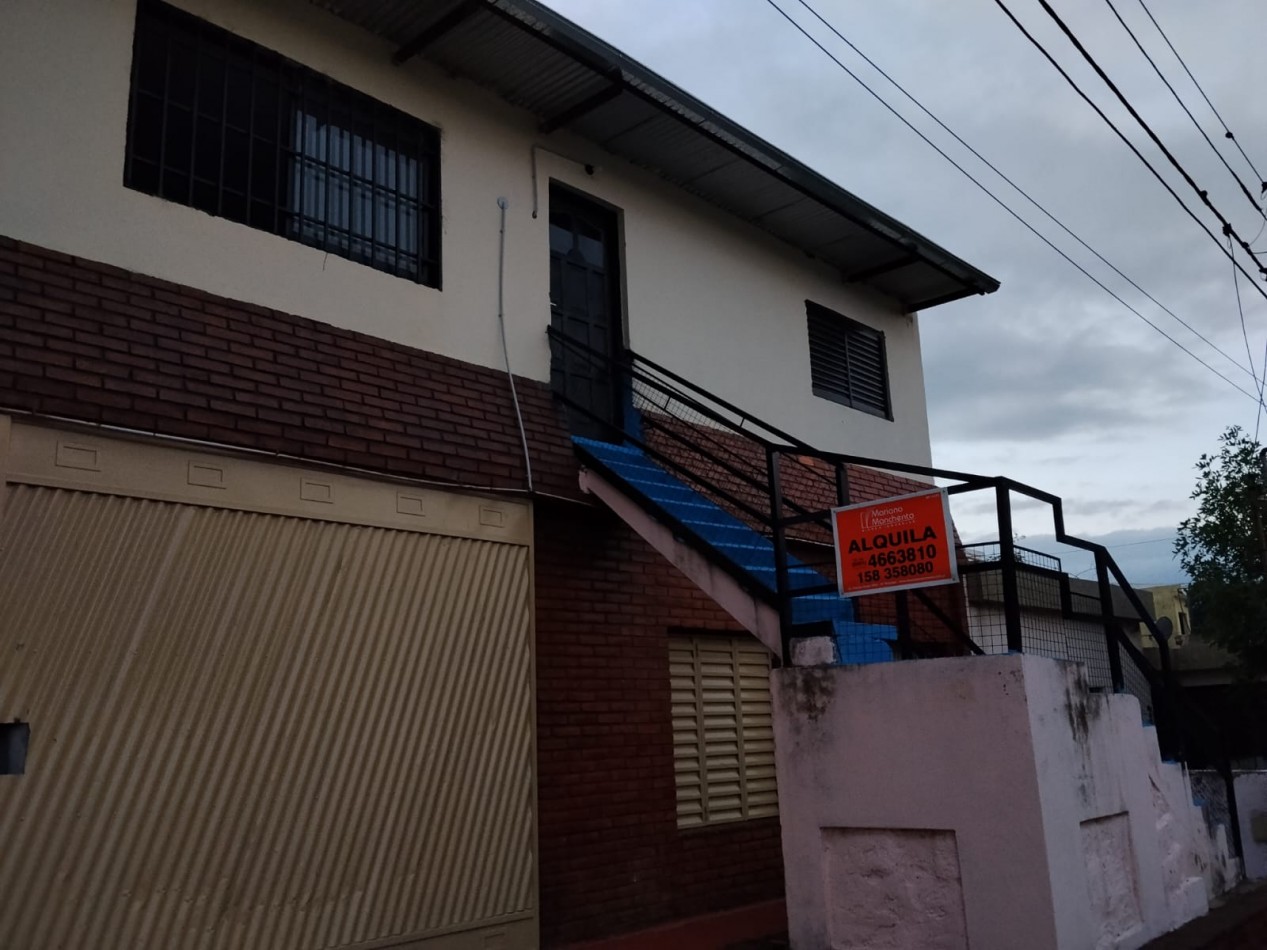 B° BELLA VISTA, HERMOS DEPARTAMENTO PLANTA ALTA.- 