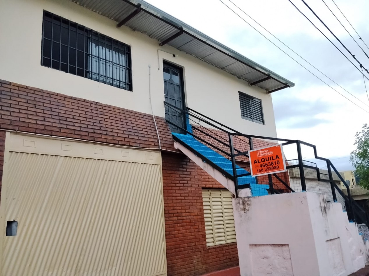 B° BELLA VISTA, HERMOS DEPARTAMENTO PLANTA ALTA.- 