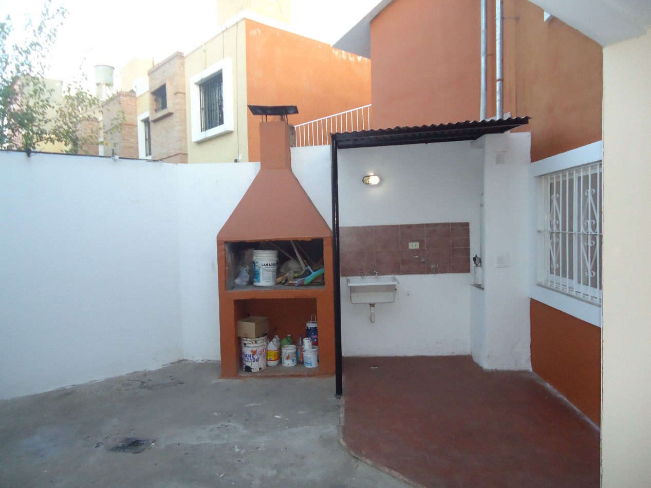 PARQUE CAPITAL, A CUADRAS DEL CLUB, LINDO ENTORNO DE VIVIENDAS.-  