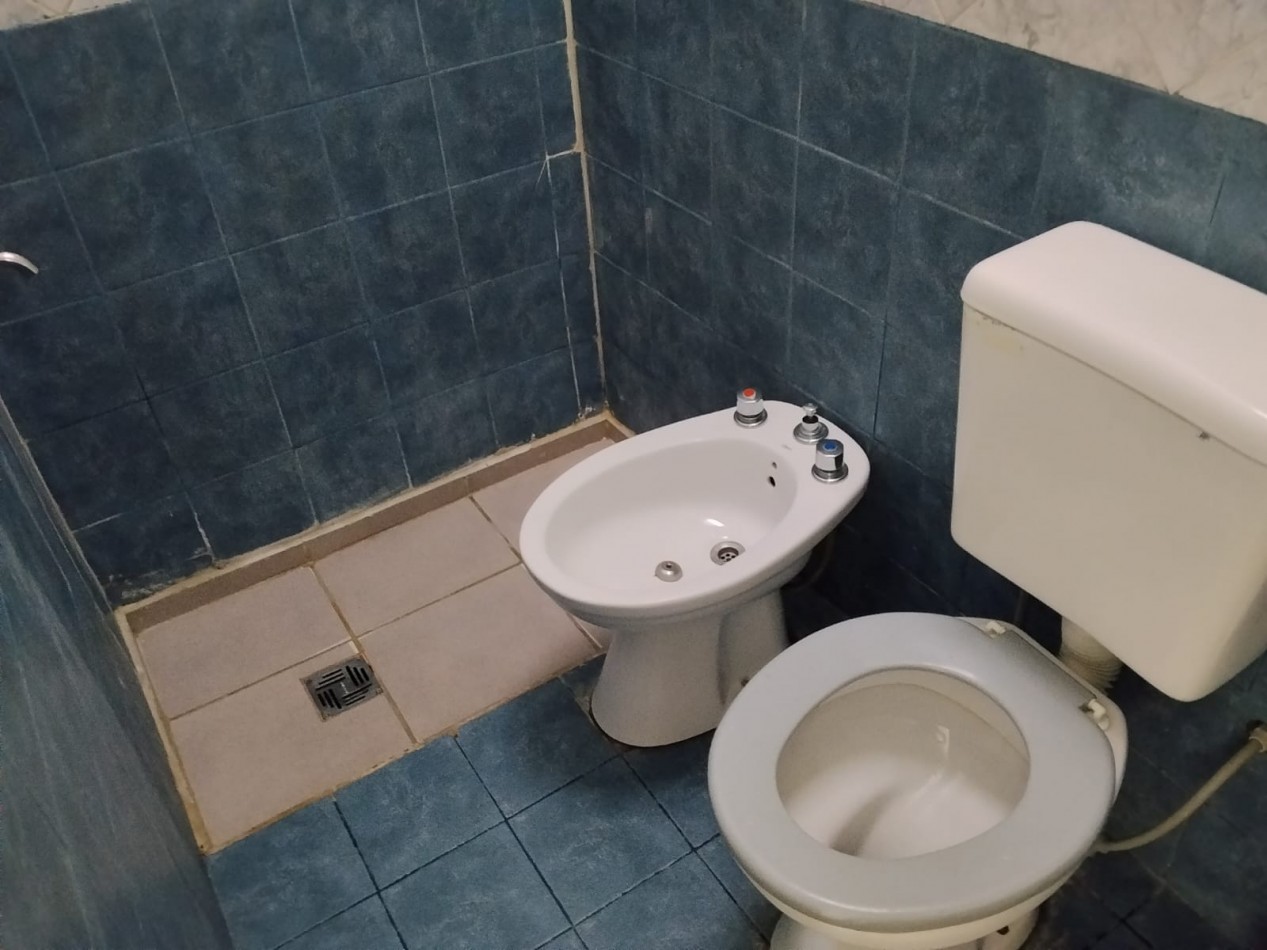 VILLA ADELA, IMPECABLE DEPARTAMENTO MONOAMBIENTE INTERNO.- 