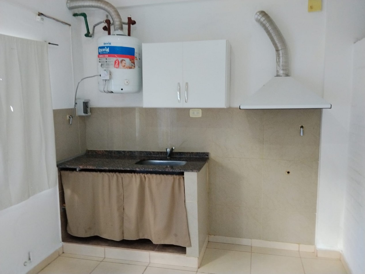 VILLA ADELA, IMPECABLE DEPARTAMENTO MONOAMBIENTE INTERNO.- 