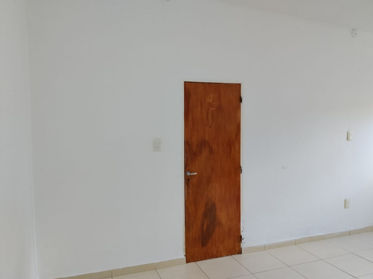 VILLA ADELA, IMPECABLE DEPARTAMENTO MONOAMBIENTE INTERNO.- 
